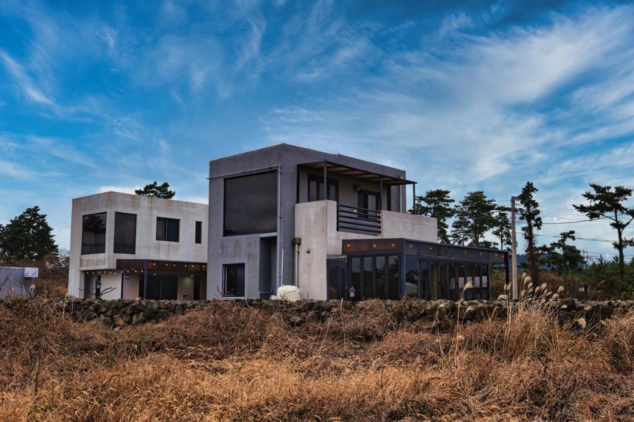 Hyeopjae Moonbeam * Jeju